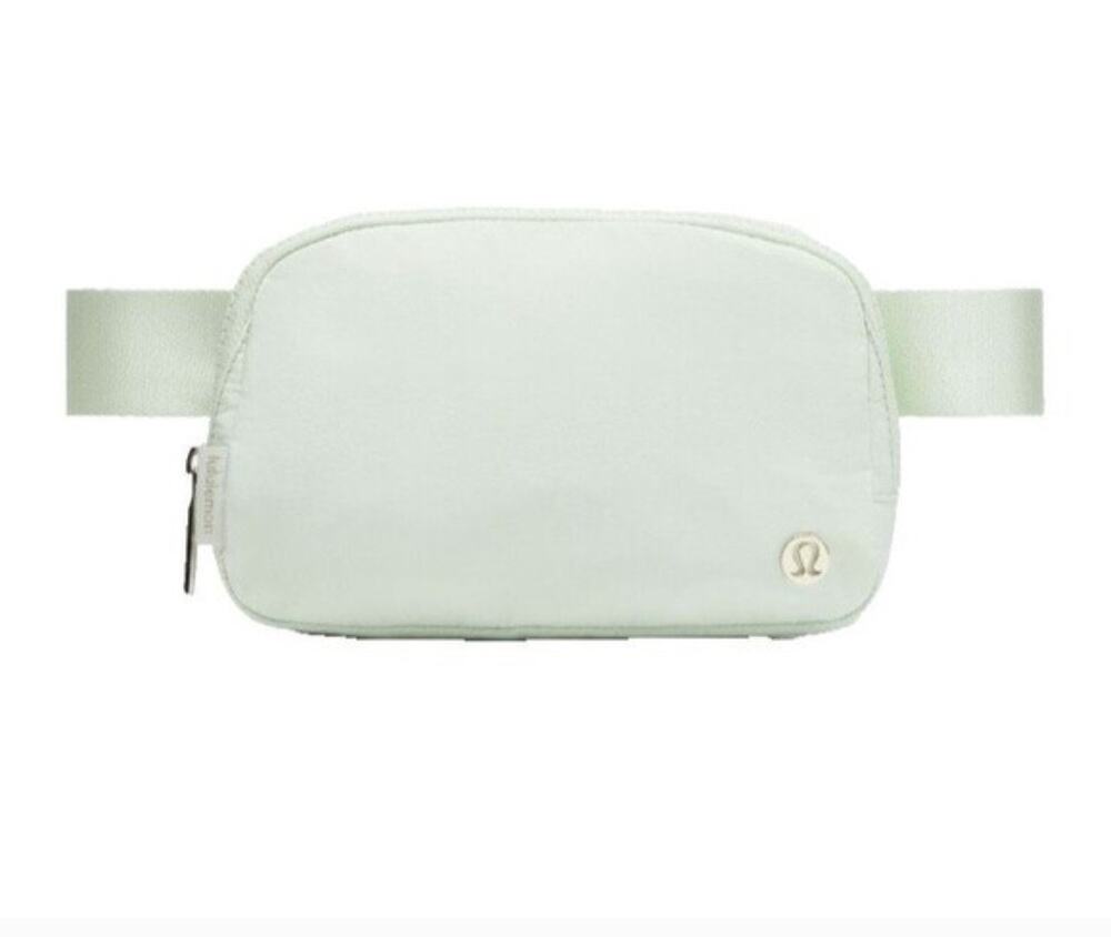 Lululemon Everywhere Belt Bag NWT